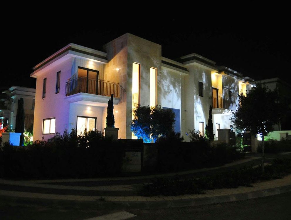 House close to the golf